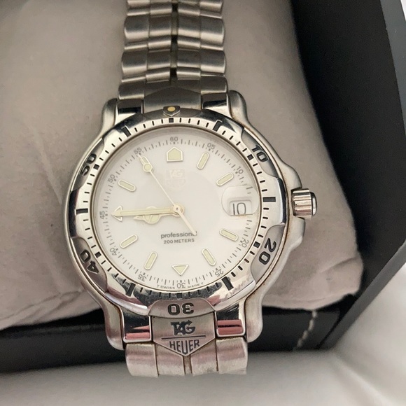 Tag Heuer 6000 Quartz Watch - Picture 2 of 16
